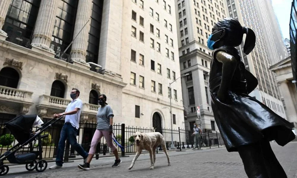 Wall Street: Πτωτικές τάσεις μετά τα στοιχεία του πληθωρισμού